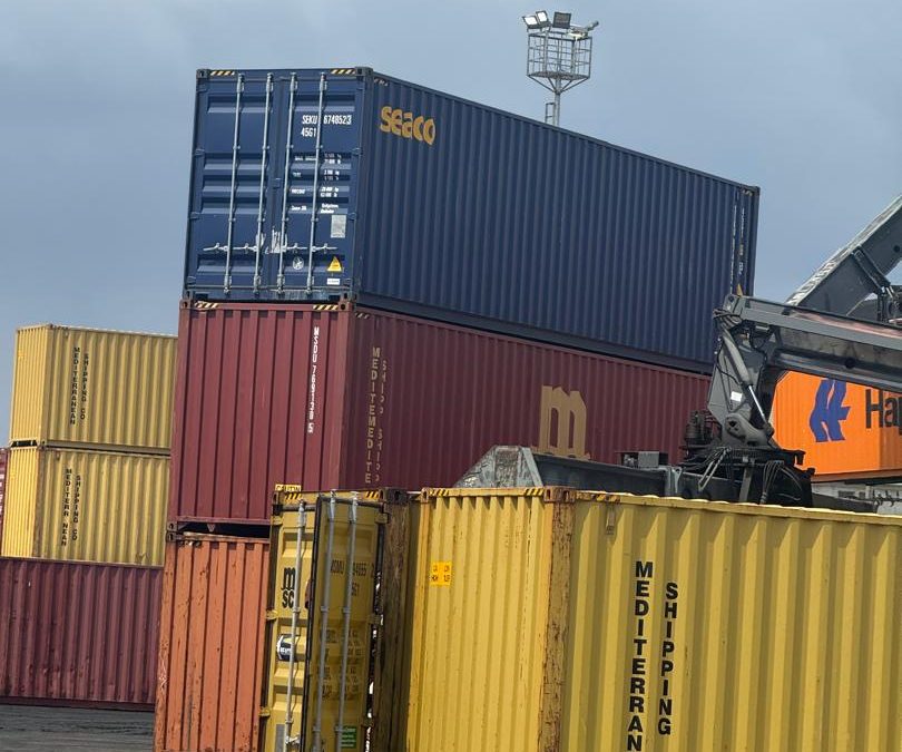 Difference Between Sea and Air Cargo